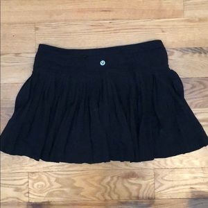 Lulu Lemon Black Pleated Skort Size 4